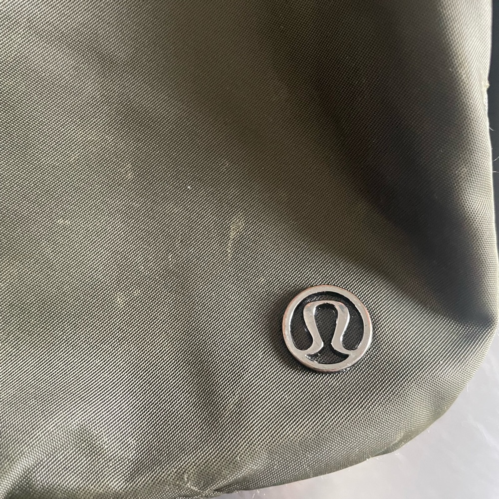 LULULEMON ATHLETICA Everywhere Backpack *17L Dark Olive Oil - Picture 14 of 16